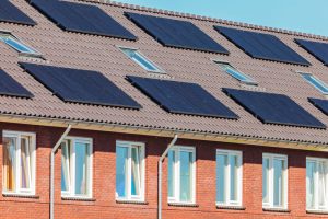 Lees meer over het artikel Geen aftrek voorbelasting op bouw woning in verband met plaatsing zonnepanelen op dak